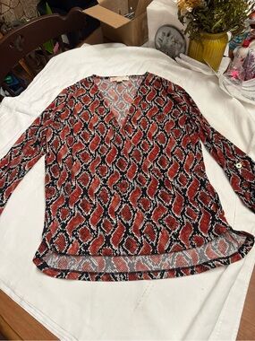 MICHAEL Michael Kors women's top Sienna animal print long sleeve V neck size L